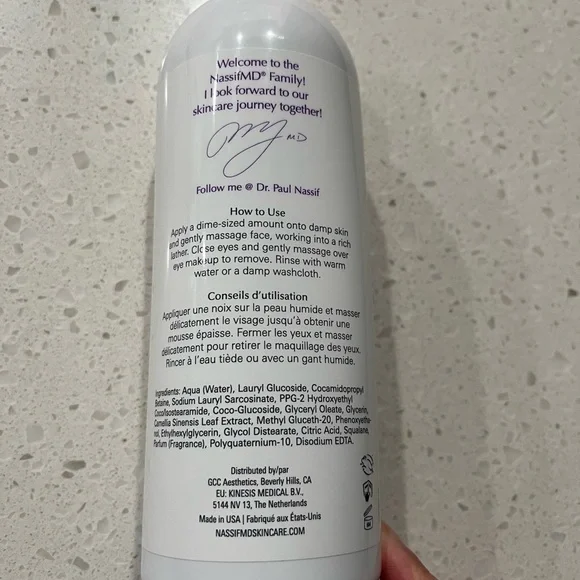 NassifMD Gentle Cleanser - Picture 2 of 3